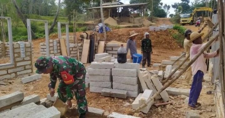 Kerja Bakti Bersama Warga